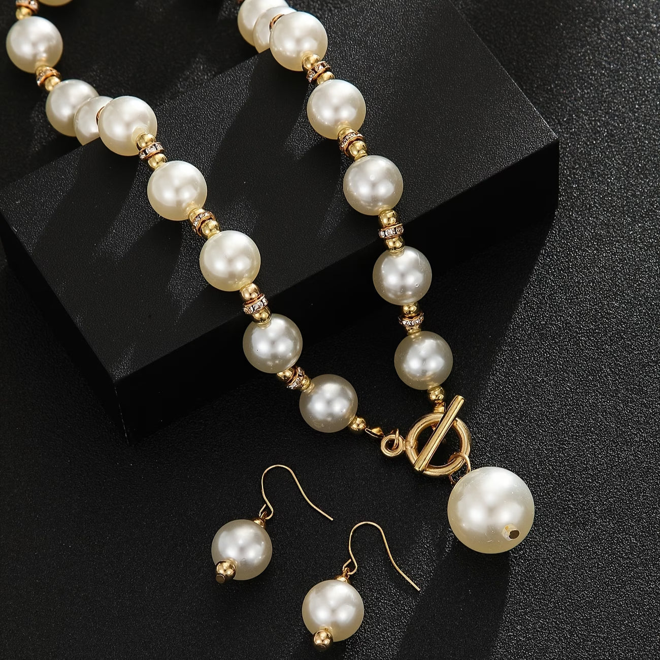 Chunky Pearl Necklace Set